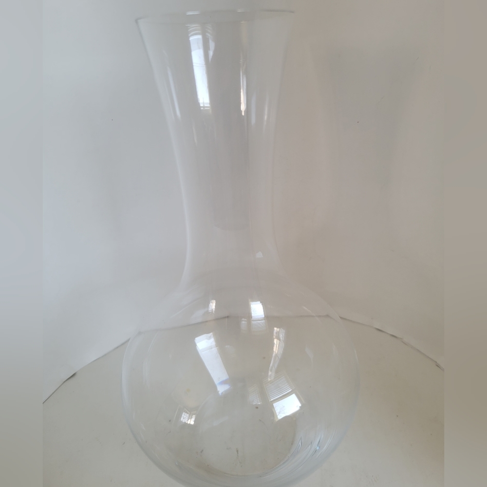 Riedel Vivant  Balloon Long Neck Crystal Wine Decanter Box Included